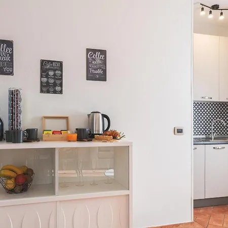 Skyline Retreat Apartment *
