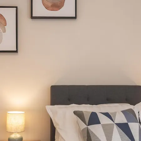 Skyline Retreat Apartment